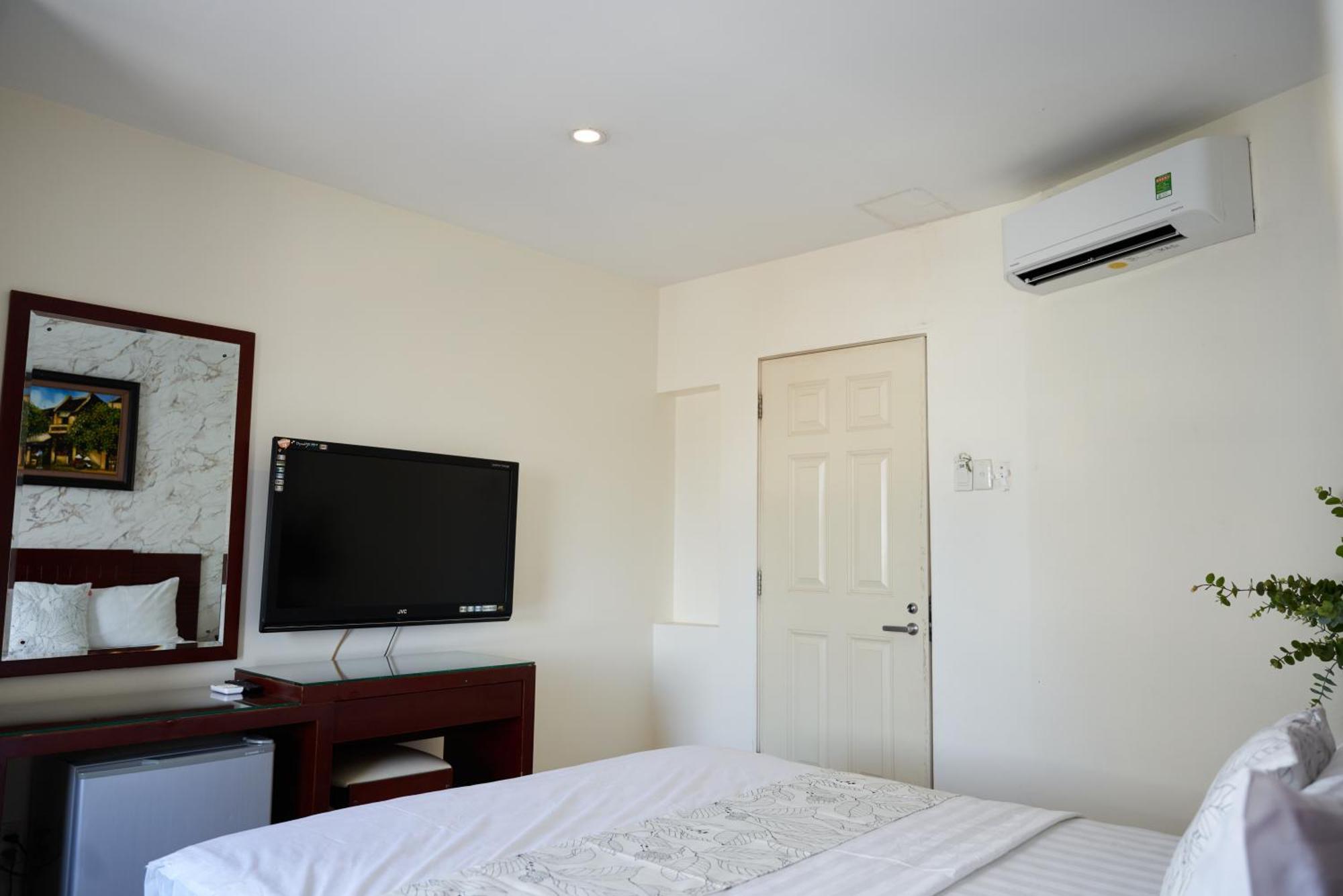 Trang An Hotel - 5 Minutes Landmark 81 Ho Chi Minh City Exterior photo