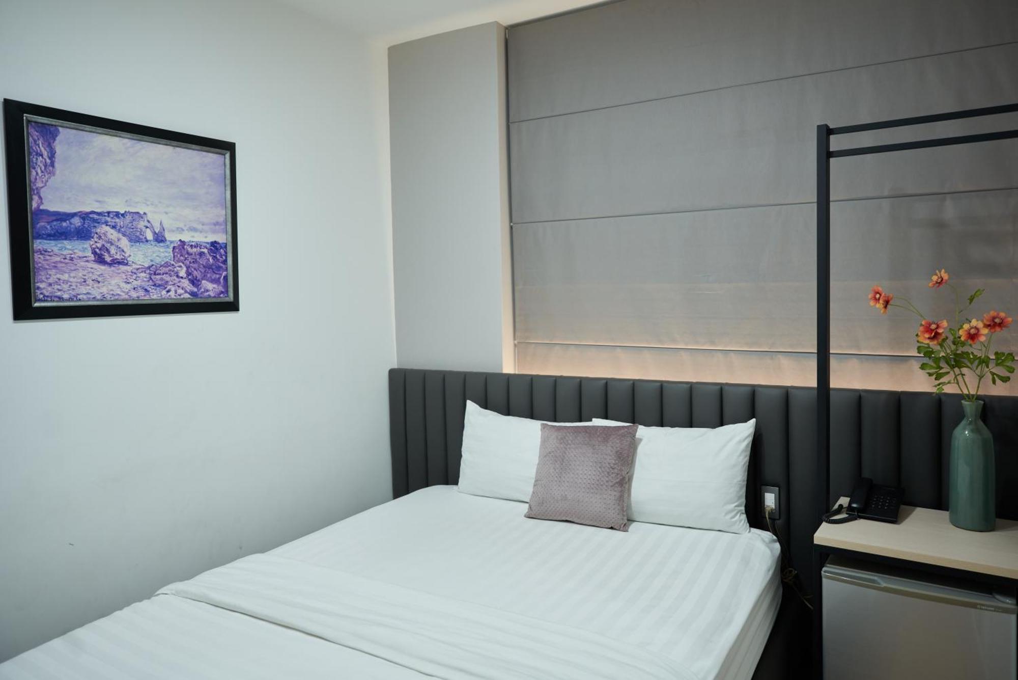 Trang An Hotel - 5 Minutes Landmark 81 Ho Chi Minh City Exterior photo